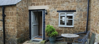 Cosy Period Cottage In Unspoilt Village On The Edge Of The Cotswolds