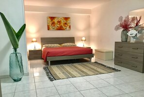 Room - Luxe Family Villa with pool      (Torre Dell'orso)