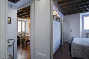 1 chambre, fer et planche à repasser, accès au Wi-Fi (inclus)