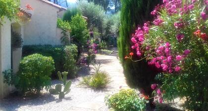 4 * House of luonne, puutarha, uima-allas / ilmastointi, näköala, luonto