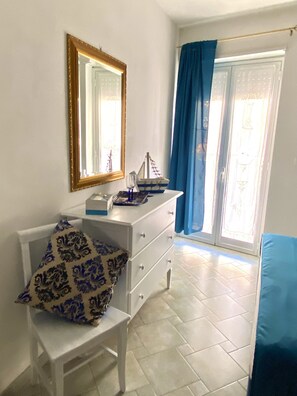 3 bedrooms, iron/ironing board, free WiFi, bed sheets - Otranto, very central, 50 m from the sea luxurious apartment  (Otranto)