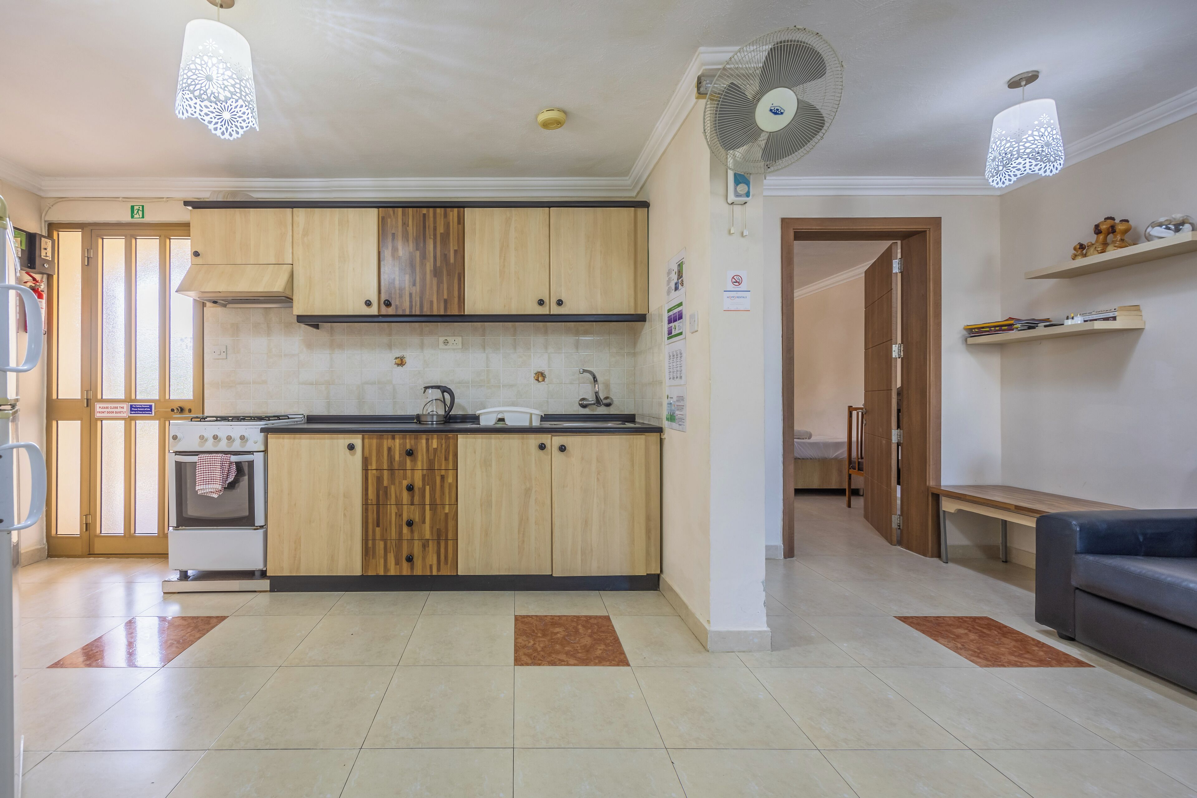 冰箱、微波炉、烤箱、炉灶