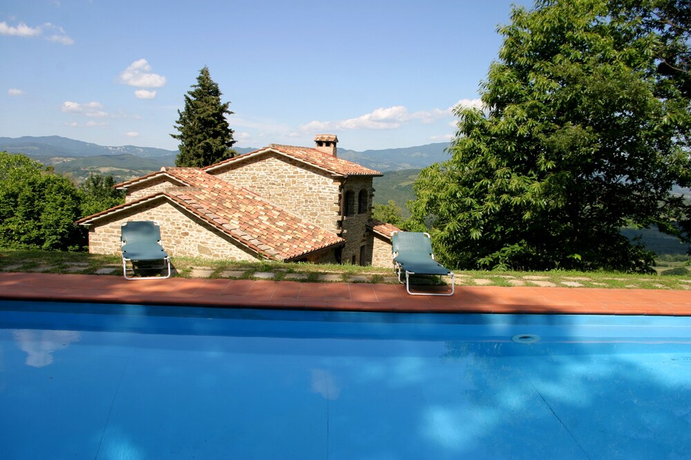 Villa With Private Pool, Lake And Mountain Views. 10 % discount for May/Sep