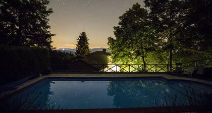 Family friendly Tuscan Villa ,private Pool, garden, stunning lake & hill views .