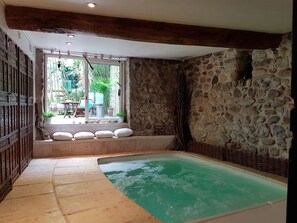 Piscine couverte, piscine extérieure
