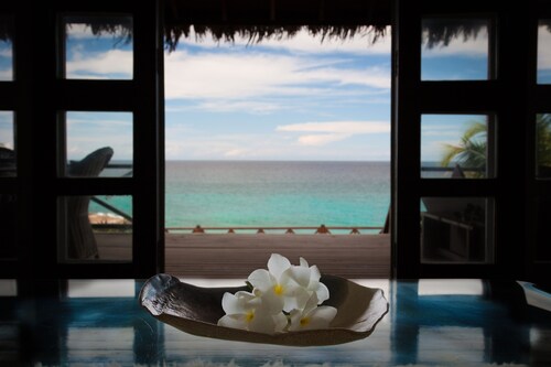 Beachfront Creole villa with incredible ocean views and private plunge pool