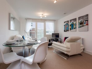 Interior - Galician Shore - With Free Parking (Poole)