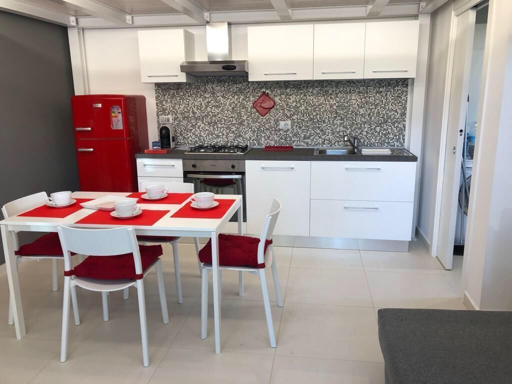 Réfrigérateur, four, plaque de cuisson, lave-vaisselle