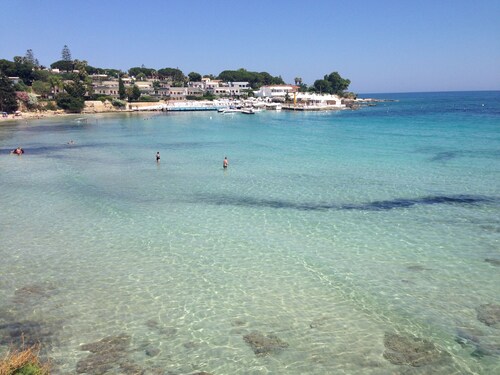 Villa Lucia with infinity pool and garden in an oasis of peace (Wi-Fi)