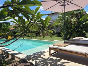 Outdoor pool - Villa Lucia with infinity pool and garden in an oasis of peace ♾️ (Siracusa)