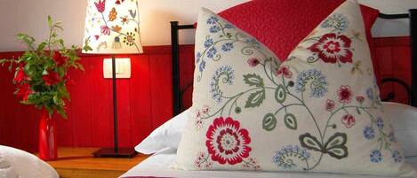 1 bedroom, desk, travel cot, free WiFi