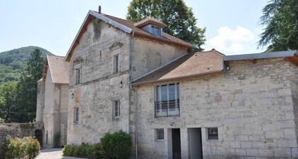 Location d'une maison familiale avec piscine - Luxe et Nature