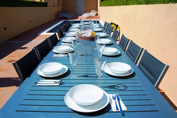 Zona a l'aire lliure per a la celebració de banquets