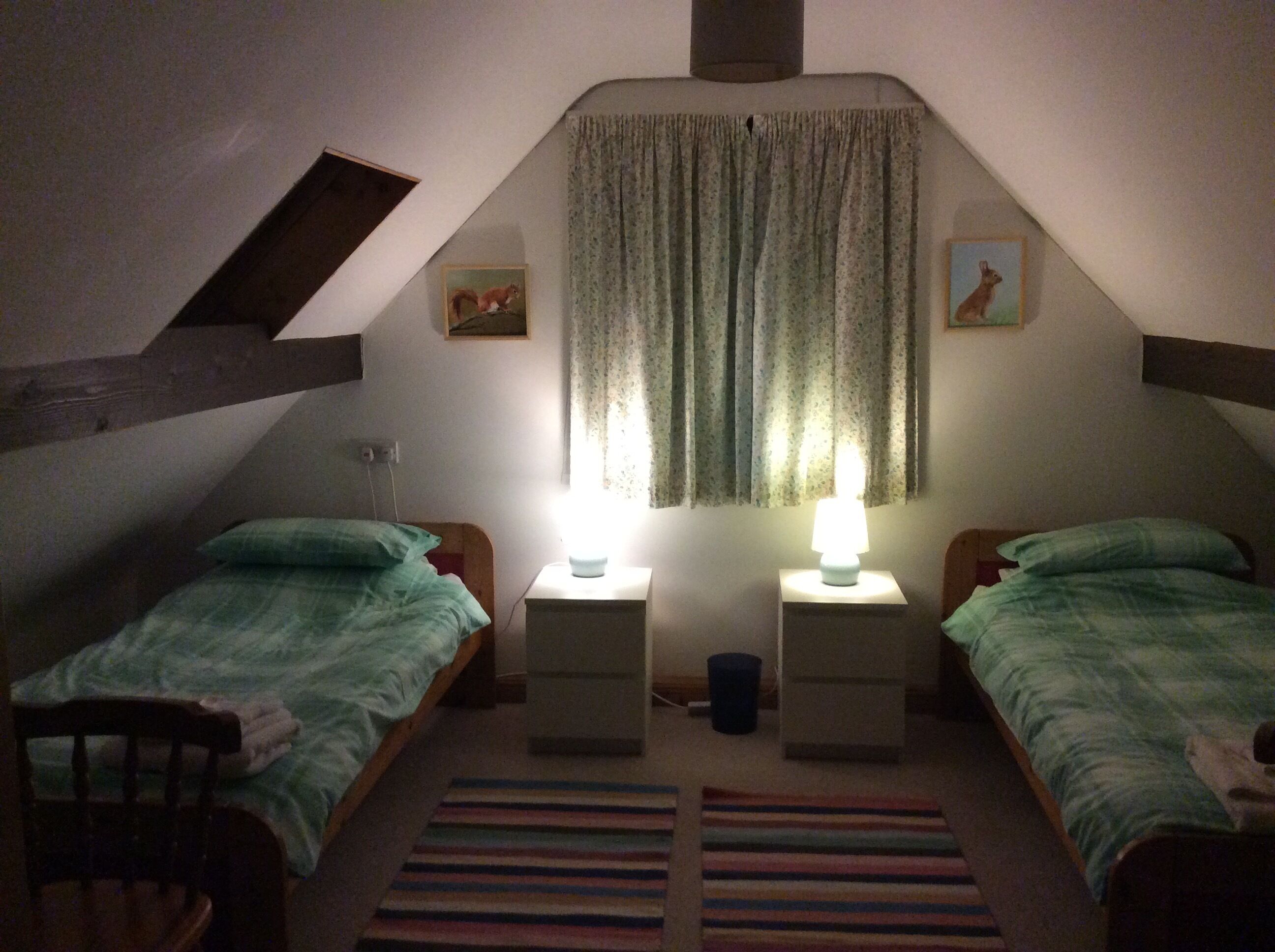 Charming Country Cottage with private garden. We welcome children and dogs…..