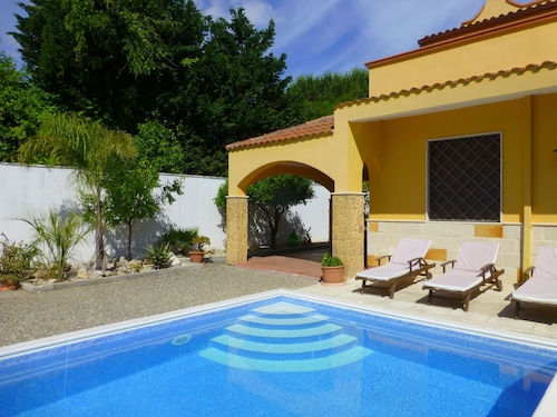 Beautiful Seaside Villa with pool & garden. 25 Mins From Airport. Free Wifi