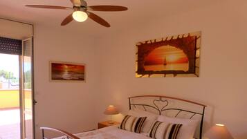 3 bedrooms, in-room safe, iron/ironing board, travel crib