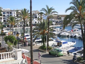 Marina - Stunning apartment on an award winning complex, great location close to beach. (Malaga)