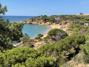 Beach - Villa Borboleta, Albufeira.  Quality Villa, Private Pool, Air Conditioning, 3 Bedrooms, 4 Bathrooms. (Albufeira)