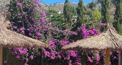 Stunning villa 3 beds 2 bathrooms, sea and Mountain View’s, AIRCON & WIFI .