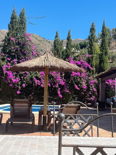 Stunning villa 3 beds 2 bathrooms, sea and Mountain View’s, AIRCON & WIFI .
