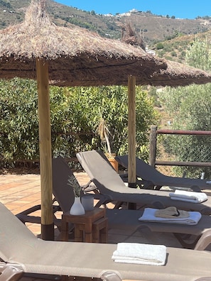 Property grounds - Stunning villa 3 beds 2 bathrooms, sea and Mountain View’s, AIRCON & WIFI . (Competa)