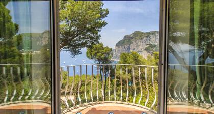 Villa with wonderful panoramic sea view with private pool