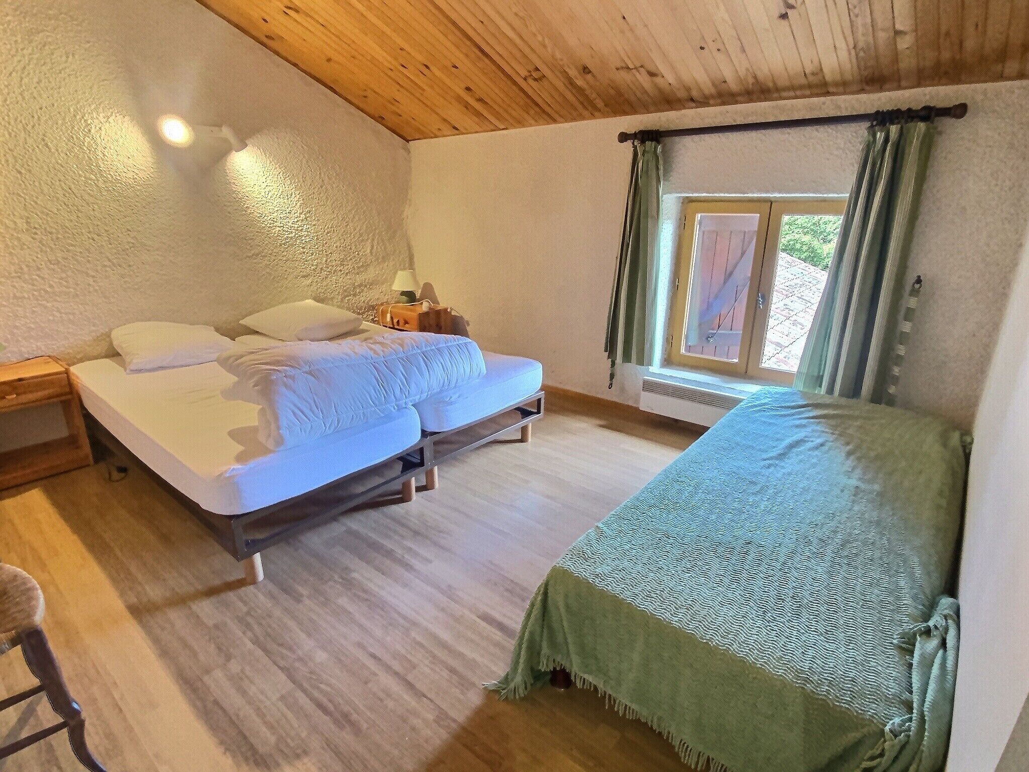 8 habitaciones, tabla de planchar con plancha y wifi gratis 