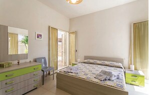 2 chambres, fer et planche à repasser, lit parapluie, Wi-Fi gratuit