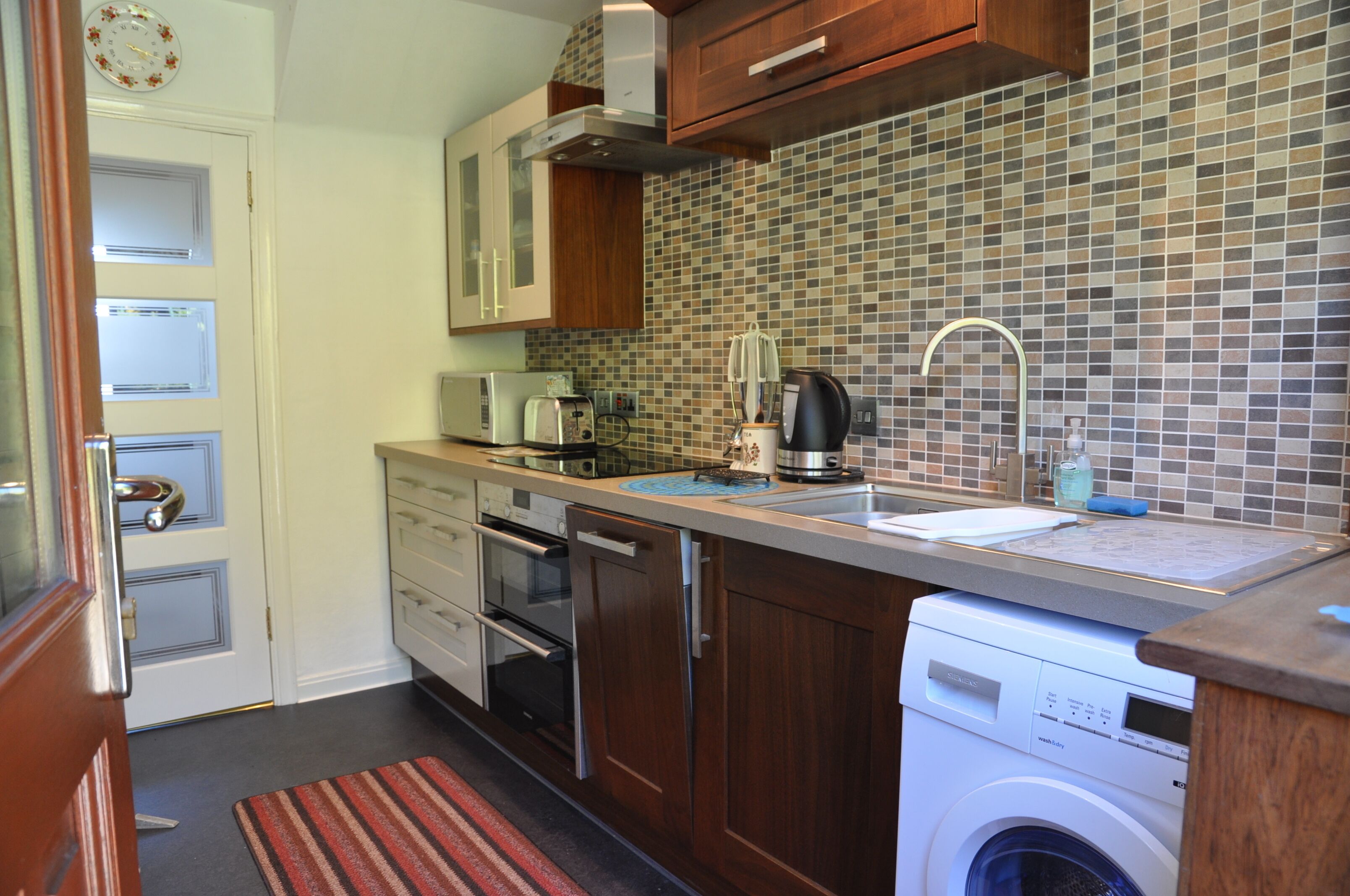 冰箱、微波炉、烤箱、炉灶