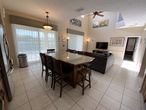 Dining - Luxury 6 bedroom villa (4 masters), lake view, close to the parks, gated resort (Kissimmee)