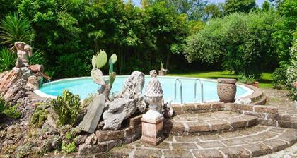 La Bouganville swimming pool & relaxation