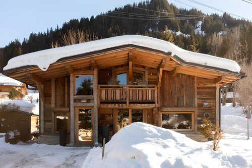 Stupendo chalet (diretto Sci e OUT) legno vecchio, in un luogo da sogno.