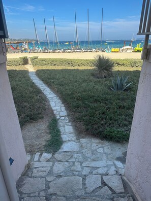 Property grounds - Great flat perfectly located by the beach, amazing views (Grimaud)