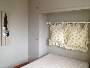3 Schlafzimmer, Bügeleisen/Bügelbrett, Bettwäsche