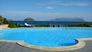 Outdoor pool - Apartment/ flat with garden and wonderful view over the Sea (Golfo Aranci)