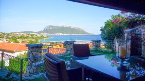 Property grounds - Apartment/ flat with garden and wonderful view over the Sea (Golfo Aranci)