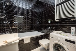 Classic Apartment, 1 Queen Bed with Sofa bed, Non Smoking, City View | Bathroom | Shower, towels - Prudentia Apartments Kłobucka (Warsaw)