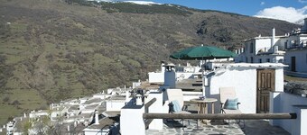 Casa Josefa Capileira- Vivienda turística rural estilo Beréber para 4 personas 