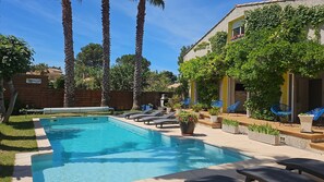 A heated pool - Very beautiful spacious, comfortable and neat villa  (Lespignan)