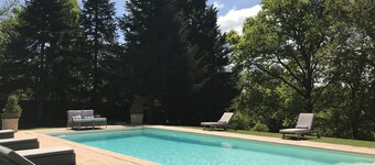 Ein idyllisches Schloss mit 6 Betten / 6 Bädern in Burgund, zwischen Chablis und Auxerre 