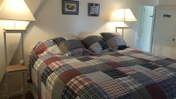 6 dormitoris, escriptori i planxa i posts de planxar