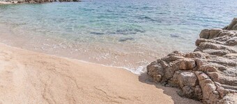 Paceful maison design unique avec piscine et jardin à 5min des plages. 