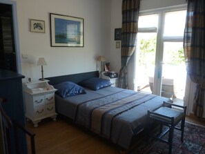 3 makuuhuonetta, silitysrauta/-lauta, Wi-Fi, vuodevaatteet