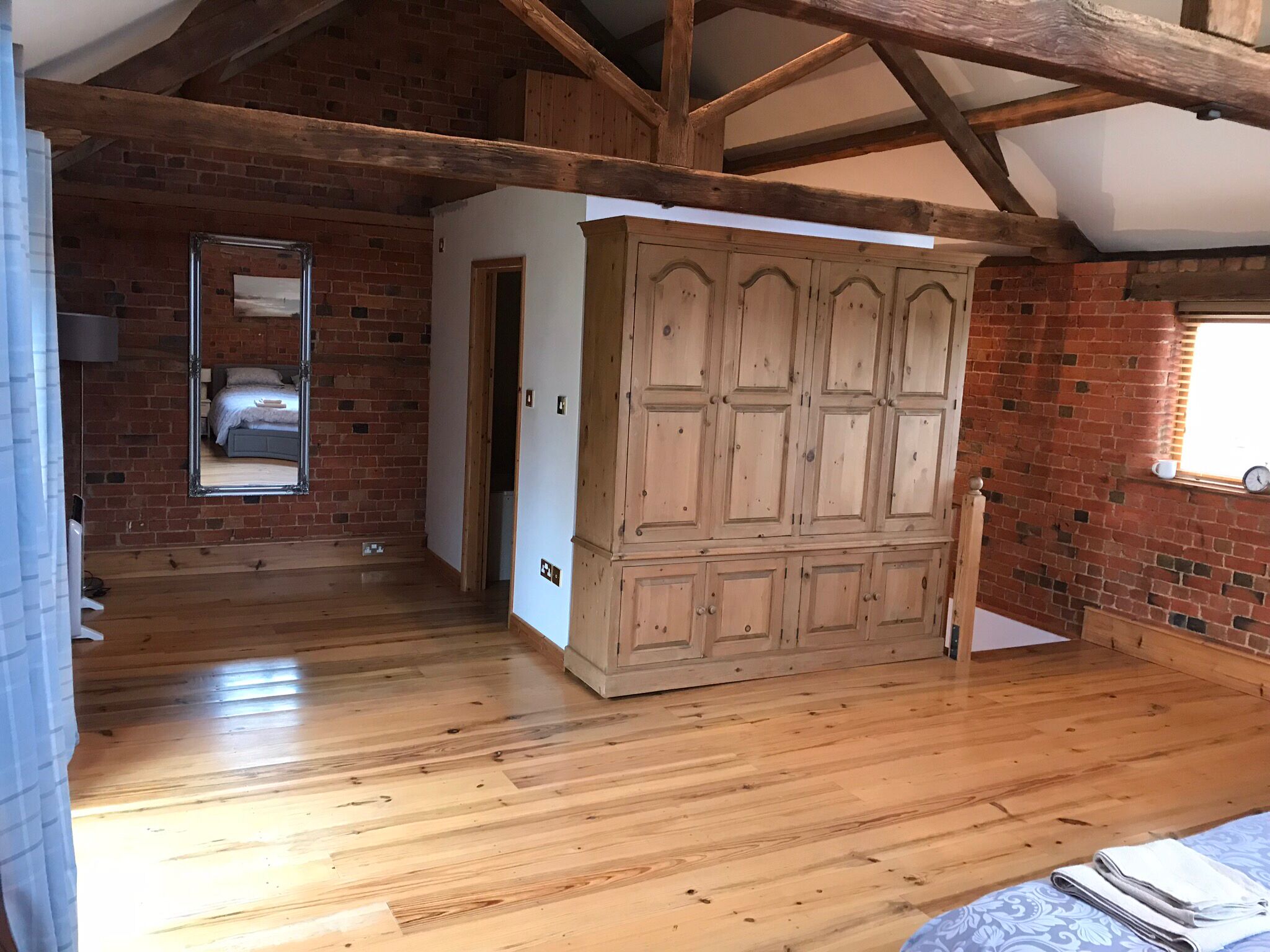 Beautiful one bedroom cottage near Kimbolton and Cambridge with stunning views