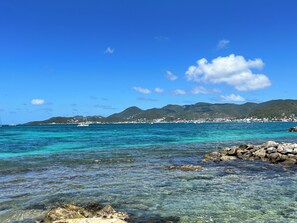 On the beach, beach towels - La Caravelle: very close to the beach, close to the sea, serenity and comfort (SAINT MARTIN)