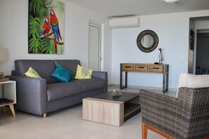 Smart TV, DVD player - La Caravelle: very close to the beach, close to the sea, serenity and comfort (SAINT MARTIN)