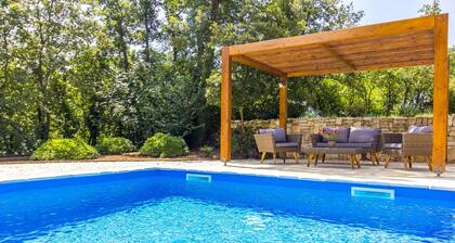 Casa de vacaciones Villa Malfatina con piscina para 8 personas