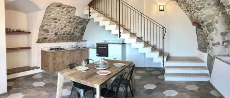 تناول الطعام