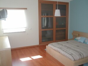2 chambres, accès au Wi-Fi (inclus), accessible en fauteuil roulant