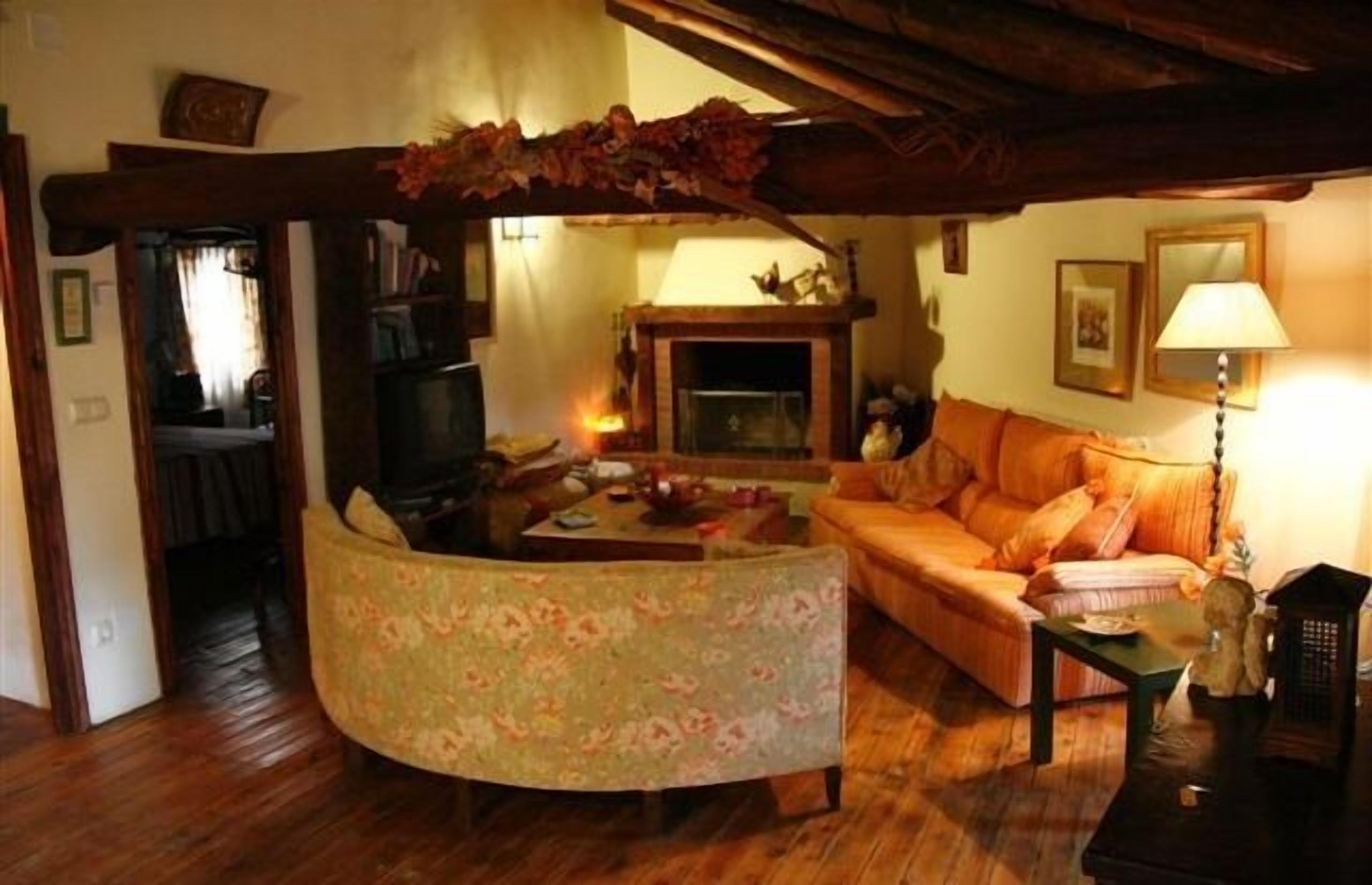 Self catering Lindos Huespedes for 17 people